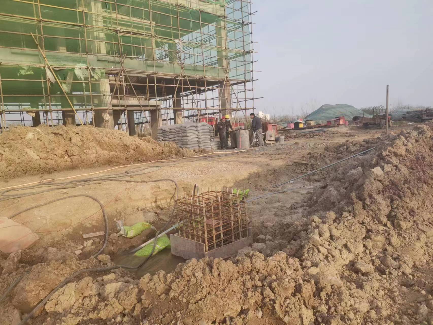 玉山当桥梁出现裂缝的时候应该及时加固修补